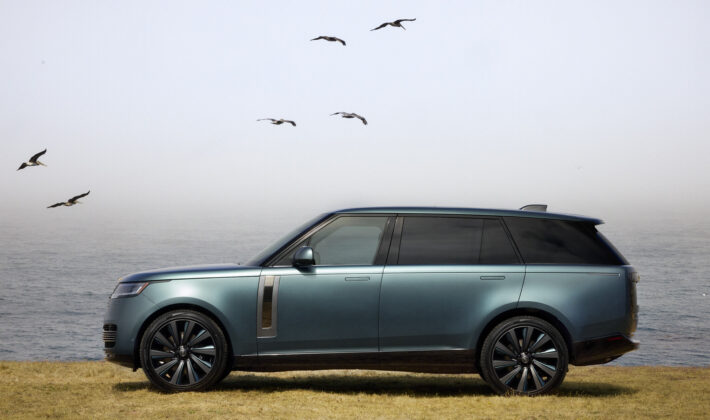 photo of the Range Rover SV Carmel