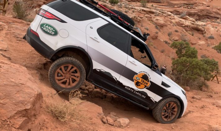 photo of a Land Rover Discovery 5 off-roading in Moab