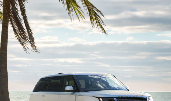 photo of a Range Rover Candeo SV on a beach