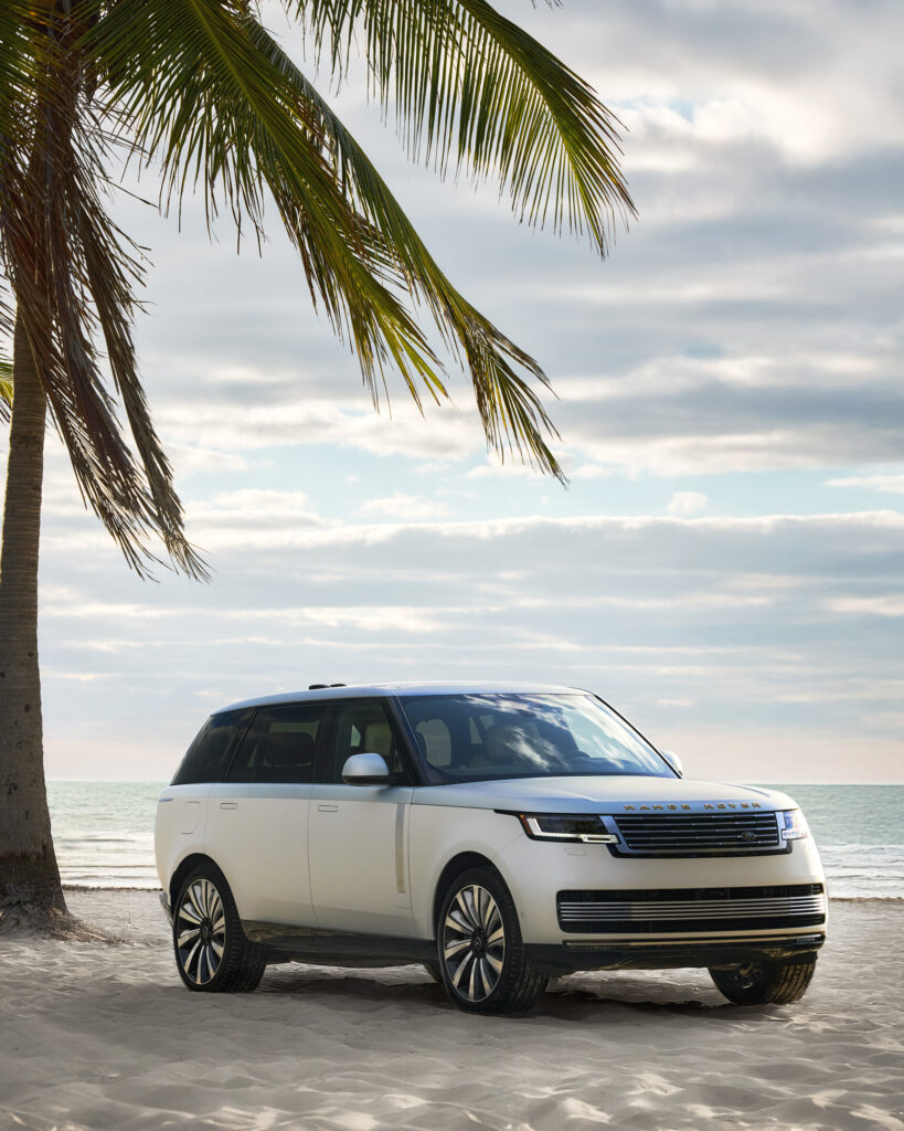 photo of a Range Rover Candeo SV on a beach